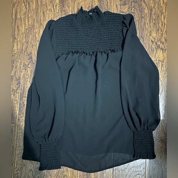 Dynamite size xs Black blouse in excellent condition - Picture 2 of 2